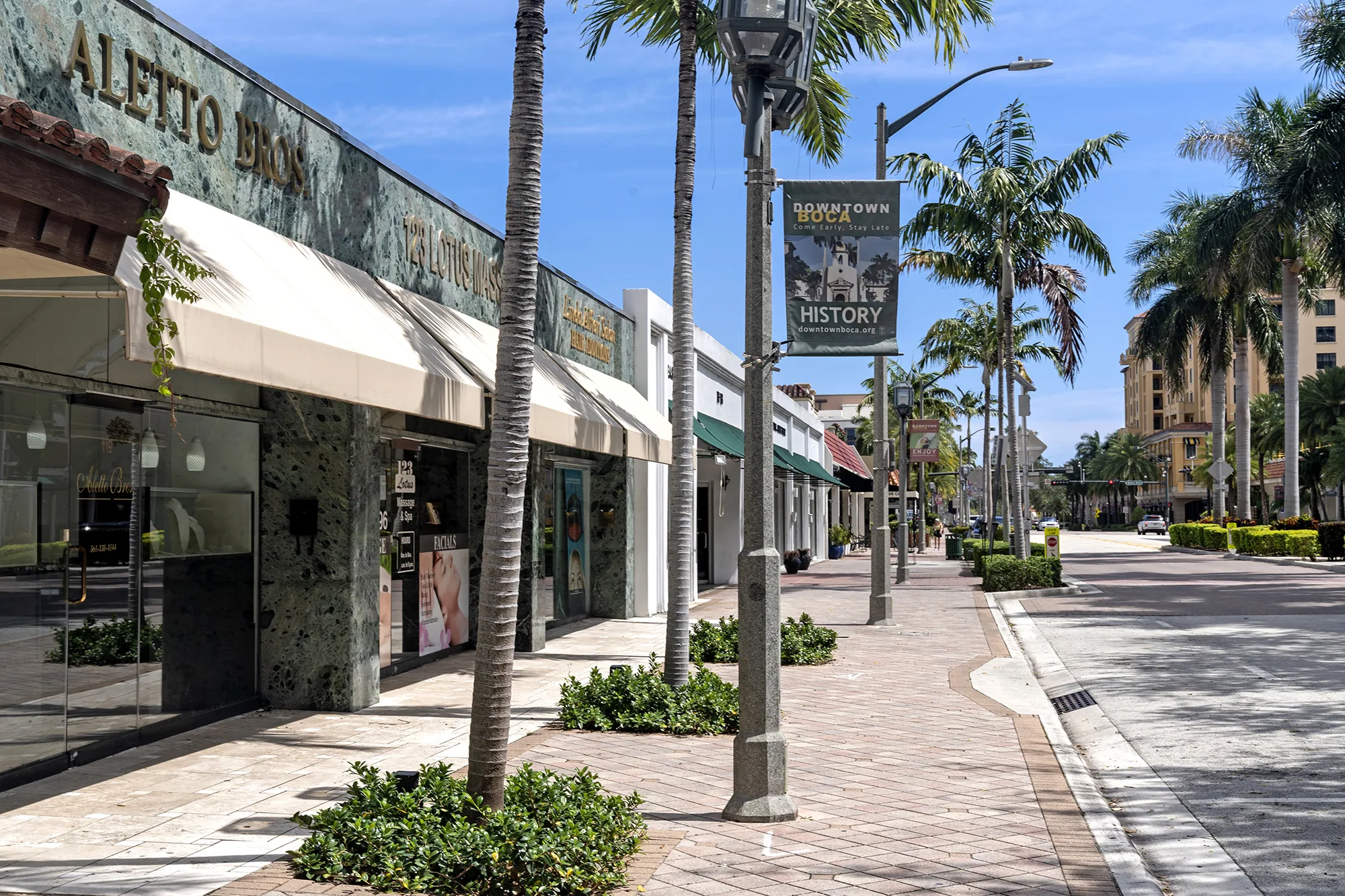 Commercial storefronts in Boca Raton, FL Commercial storefronts in Boca Raton, FL