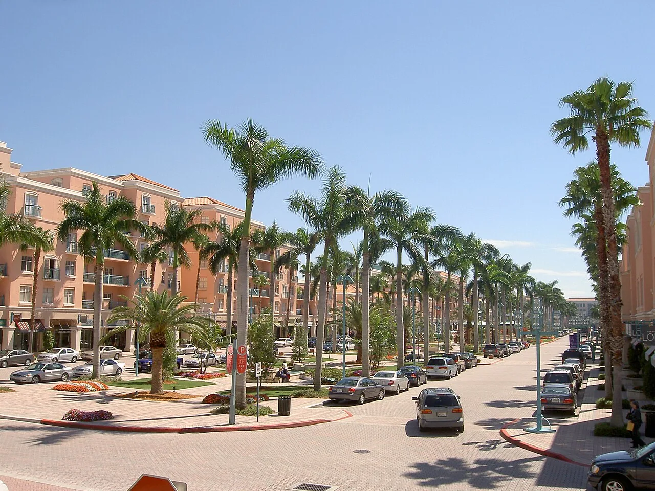 downtown Boca Raton district